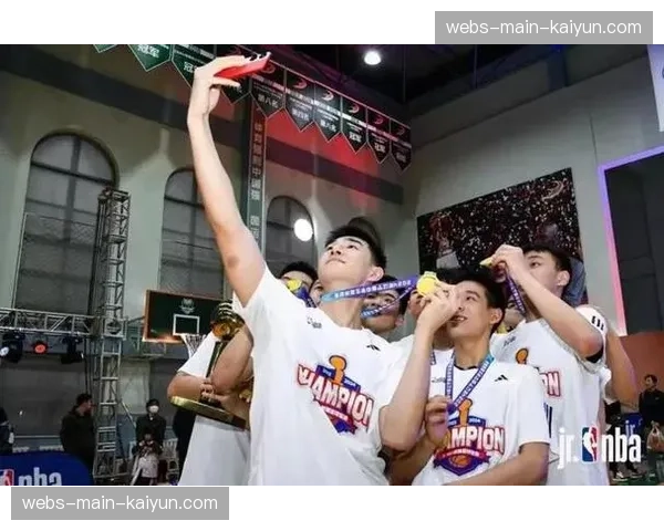 特写：位于硅谷的NBA创新实验室向媒体开放，展示下一代智能篮球与球员追踪传感器