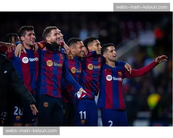 巴萨欧冠出局分析：红牌与伤病双重打击下的战术困境